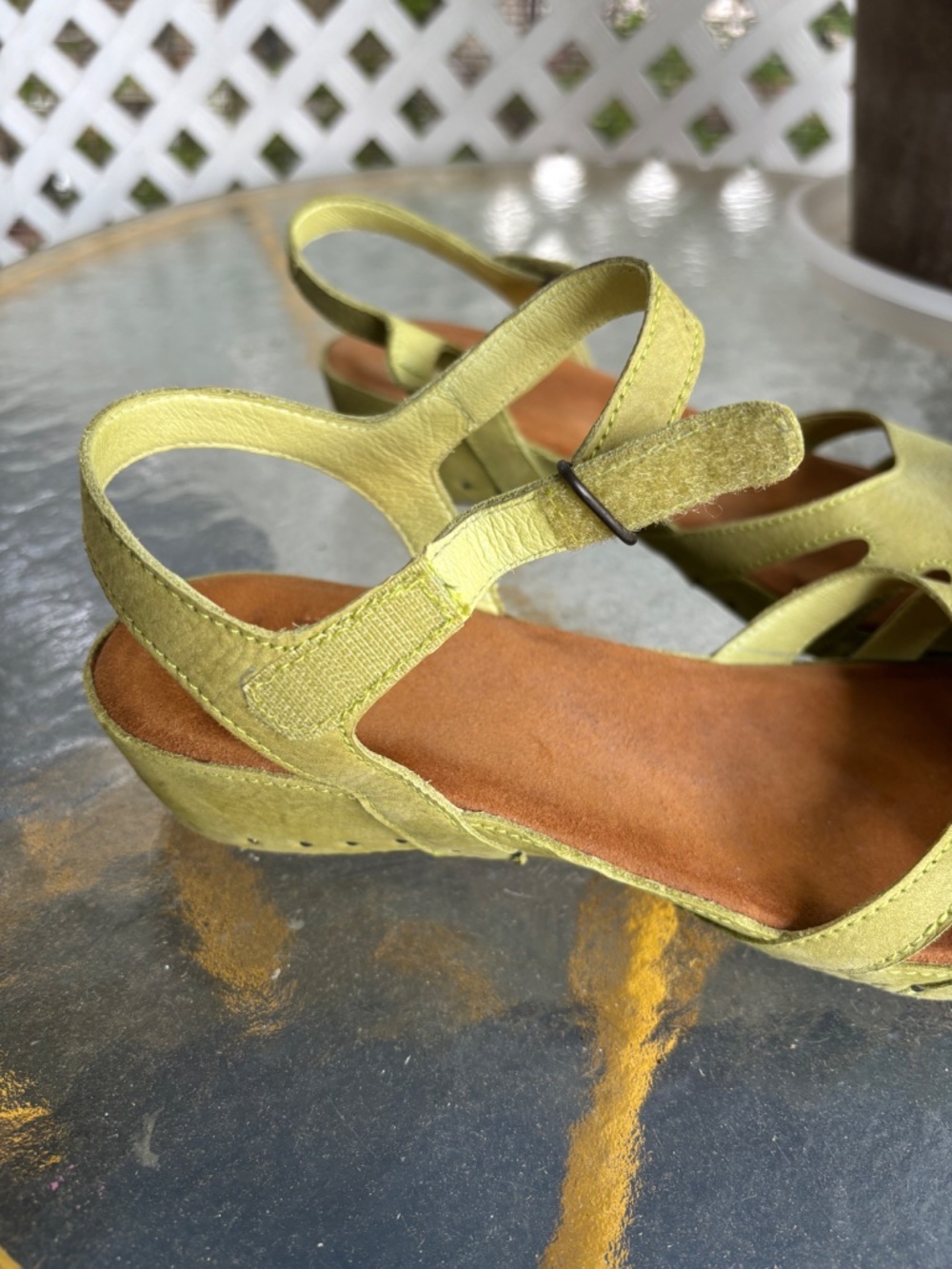 Vialis closed toe shoe - Picture 7 of 7